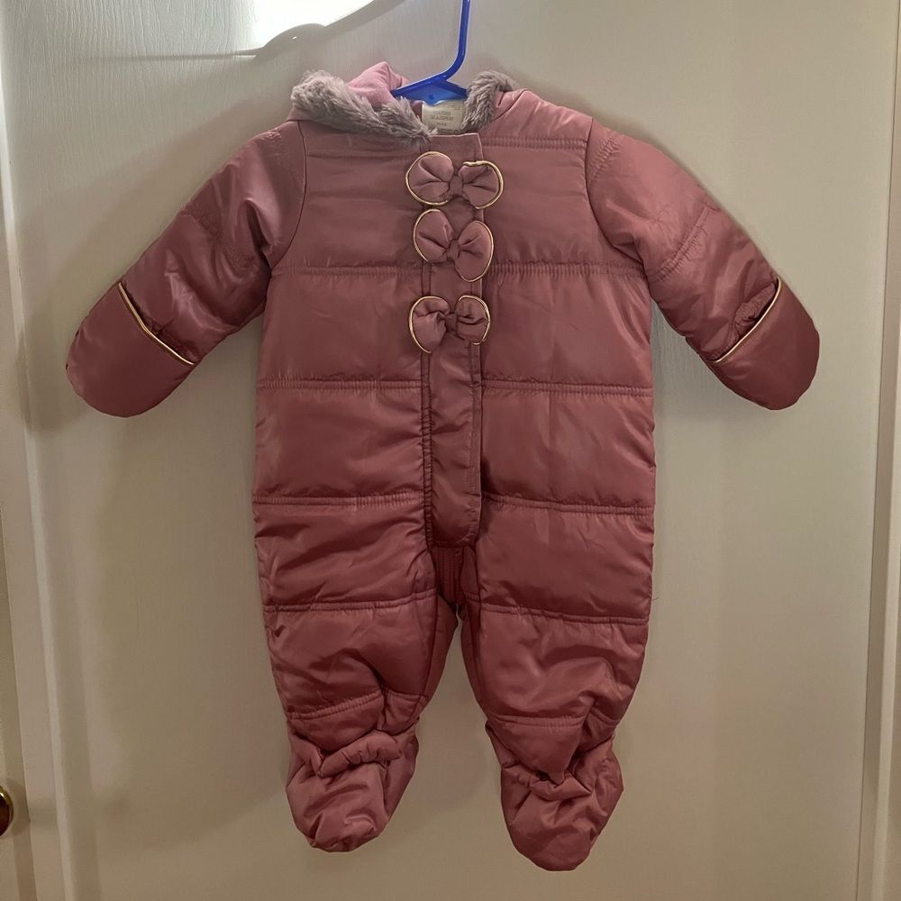 NEW FIRST IMPRESSIONS Baby Girl Bow Faux Fur Trim Mauve Pink Snowsuit. SZ 3-6 mo - Picture 2 of 11